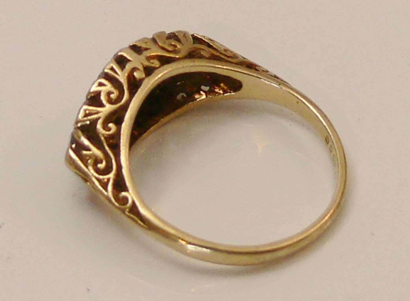 Stunning 1987 Reproduction 9ct Diamond & Sapphire Boat Ring